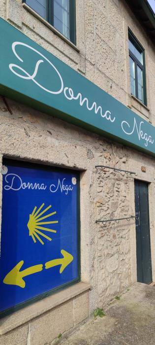donna nega alojamento local
