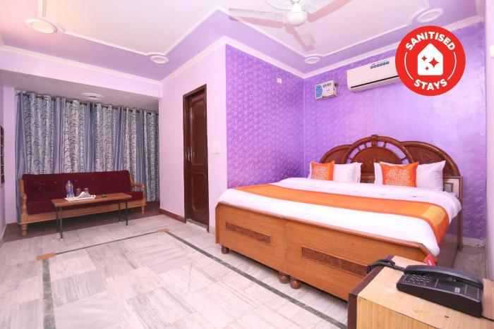 Oyo 10384 Hotel Rajesh Palace,Near Cii Convention Centre,3 star