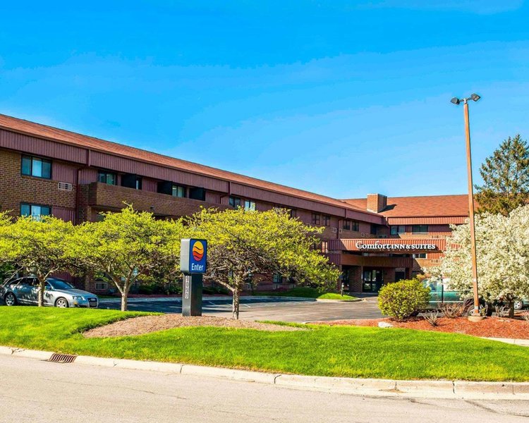 Comfort Inn & Suites North At The Pyramids,Indianapolis>>Indiana,3 star