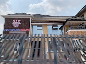 treasureland cottage