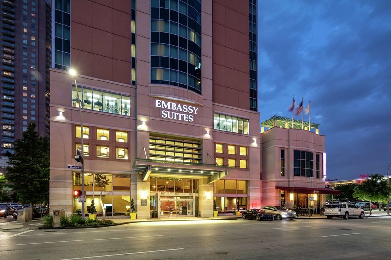 embassy suites houston downtown