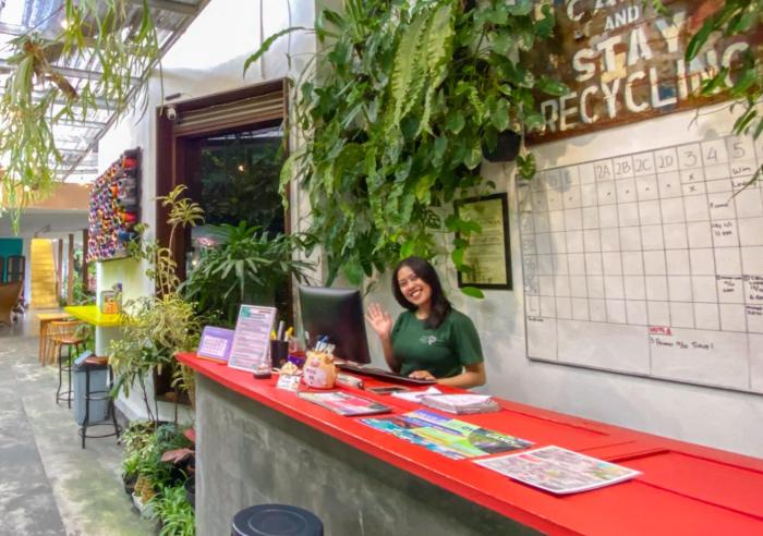 snooze hostel malang