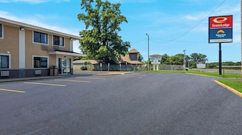 Econo Lodge Portage,Porter>>Portage,2 star