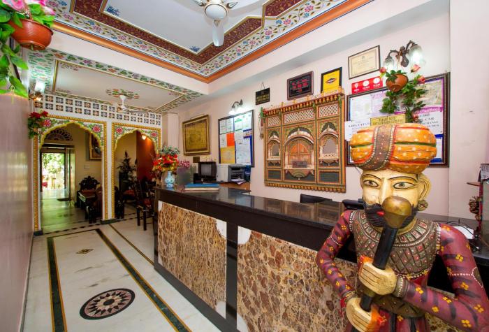Hotel Moon Light Palace Jaipur,S 34, Shanti Nagar, Near Labur Court,3 star
