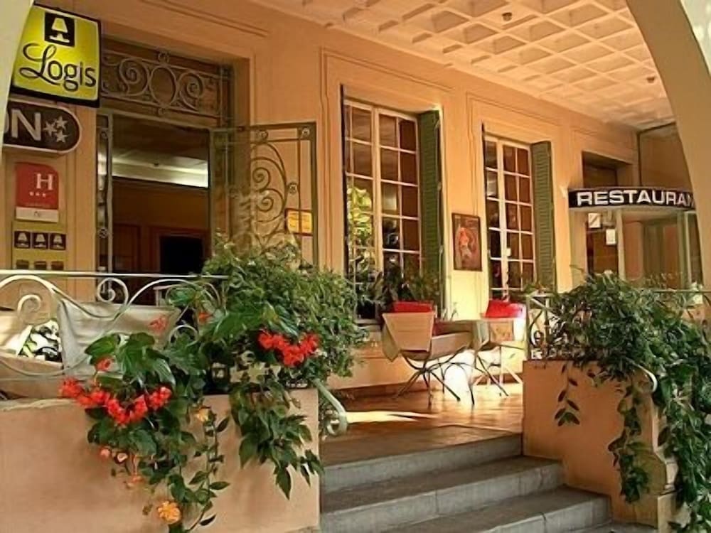 Grand Hotel De Lyon,Bains>>Ardèche,3 star
