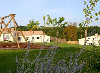 Domaine Du Grand Tourtre,,1 star