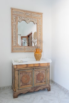Adamastos,Santorini>>Akrotiri,3 star