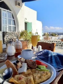 Adamastos,Santorini>>Akrotiri,3 star