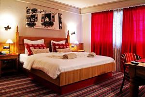 room-image
