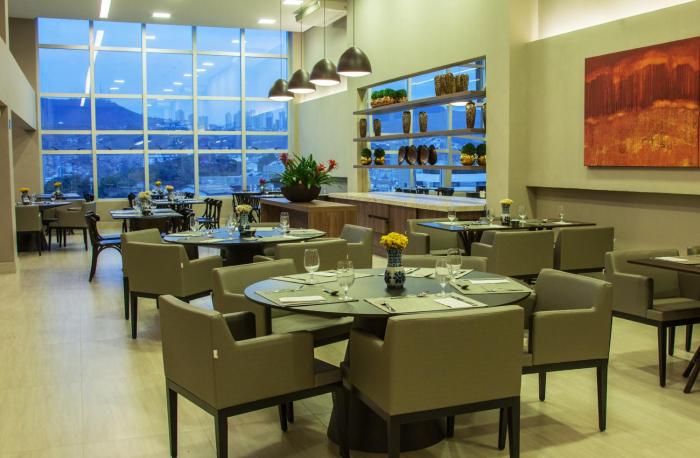 bh raja hotel