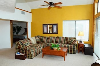 Seven Springs Sunridge 3 Bedroom Standard Condo With Loft, Ski-In/Out 3 Condo By Redawning,United States Of America>>Champion,3 star