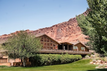 red cliffs lodge moab