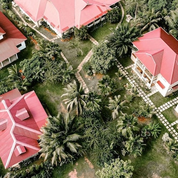 Villarafia,Praslin Island>>Baie Sainte Anne,2.5 star