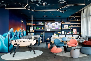 Moxy Plymouth,South Hams>>Plymouth,3.5 star