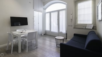 Italianway - Naviglio Pavese 6,Italy>>Milan,0 star