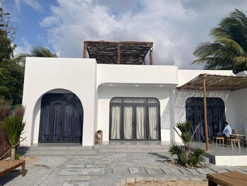 My Hoa Oceanfront Home,Nui Chua National Park>>Ninh Hai,2 star