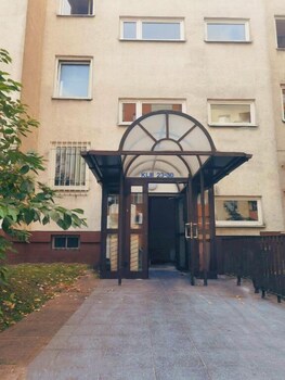 wilanow house hostel