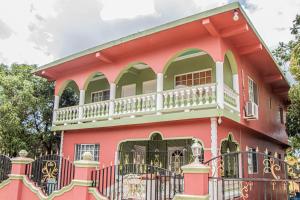 Charlie's Cottages,Jamaica>>Negril,2 star