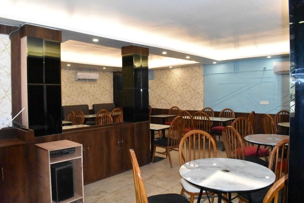 Hotel The Mango Tree,,3 star