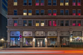 moxy phoenix downtown
