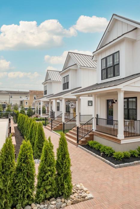 The Hen Houses,United States Of America>>Wildwood,2.5 star