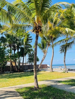 L'ylang Ylang Auberge Ambatoloaka,Nosy Be>>Madirokely,2.5 star