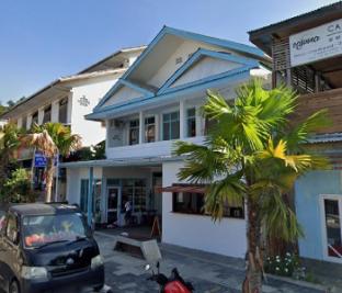 komodo indah hotel