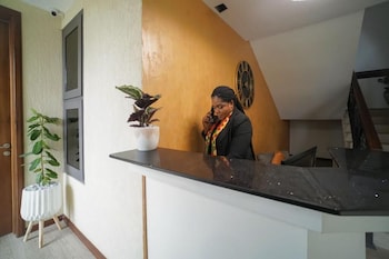 Alexander Palace Hotel Apartment,Adenta>>Accra,2.5 star