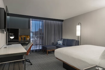 Courtyard By Marriott Montreal Laval