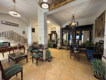 osiris pyramids view inn