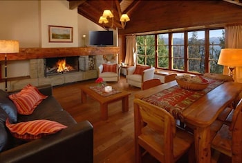 Pailahue Lodge & Cabanas,San Carlos De Bariloche>>Playa Bonita,3.5 star