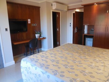 hotel tropical
