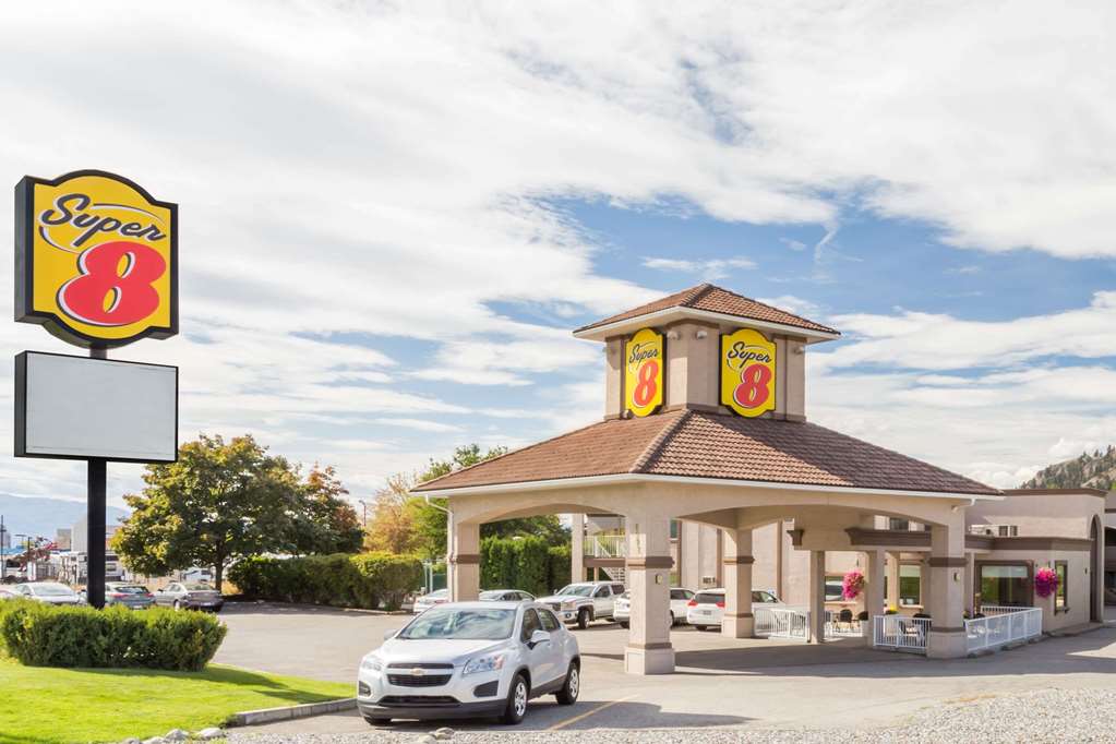 Super 8 By Wyndham Kelowna Bc,Kelowna>>British Columbia,2 star