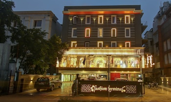 Town Pallace Inn,New Delhi>>Delhi,3 star