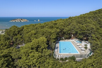 gattarella family resort premium hb