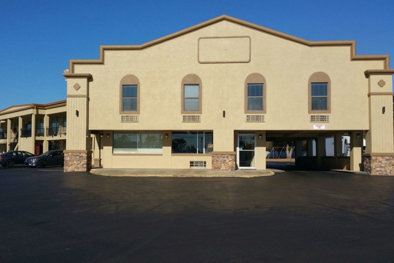 Econo Lodge Byron,Byron>>Bibb County,2 star