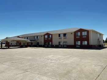 Designer Inn & Suites,Tama>>Marshalltown,2.5 star