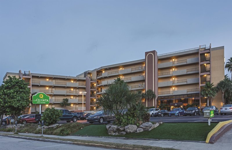 la quinta inn and suites by wyndham cocoa beach oceanfront