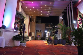 Capital O 1299 Hotel Mukut Regency,Near Shipra Mall,3 star