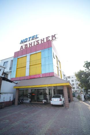 Hotel Abhishek Shirdi,Opp, Sai Baba Darshan Complex, Shirdi, Rahata, Ahmednagar, 423109,3 star