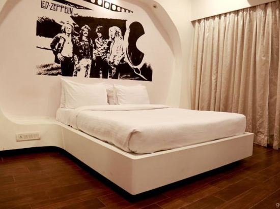 Cosset-A Boutique Hotel,Mumbai Pune Road,3 star