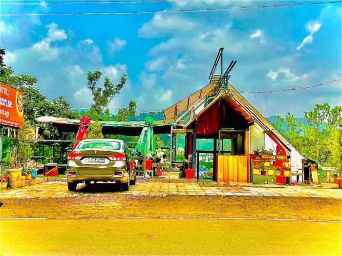 Sunrise Cottages Kasauli,Dharampur>>Chandigarh,2 star