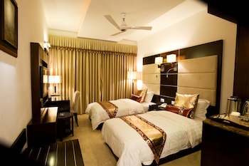 Eddison Hotel,Sector 14,3 star