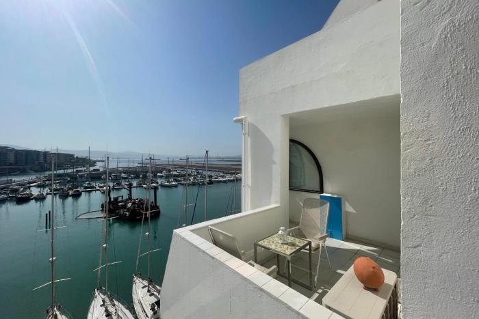 Neptune Suite-Hosted By Sweetstay,Gibraltar,0 star
