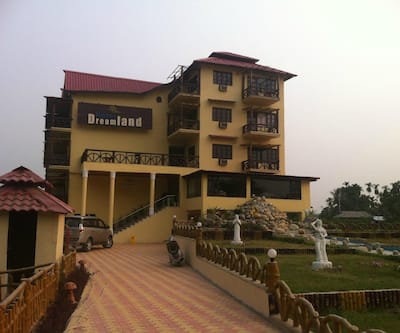 Hotel Dreamland,Lataguri,,2 star