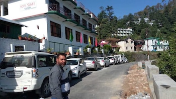 Hotel Sumit Kausani,Kausani>>Almora,3 star