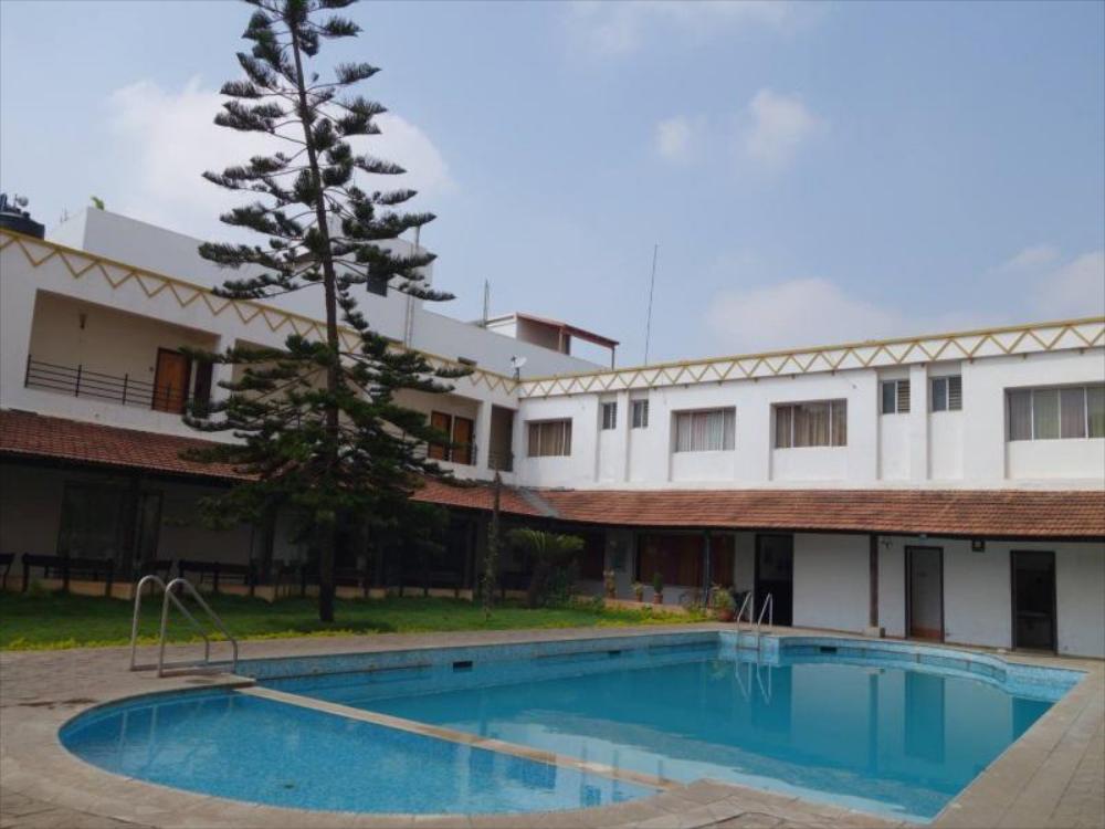 Deja Vu Coimbatore Hotel,Avinashi Road,3 star