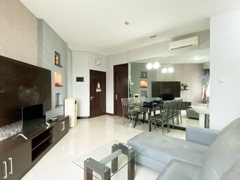 Homey 2Br Apartment Crown Court Executive Condominium,Cikarang>>Bekasi,0 star