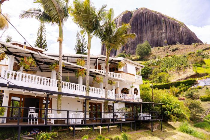 casa linda guatape