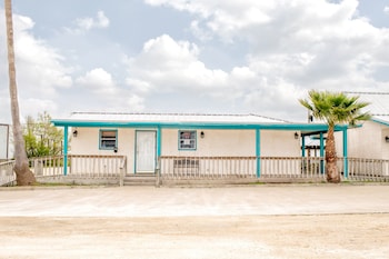 Captain Quarter's Motel,United States Of America>>Port O Connor,2 star